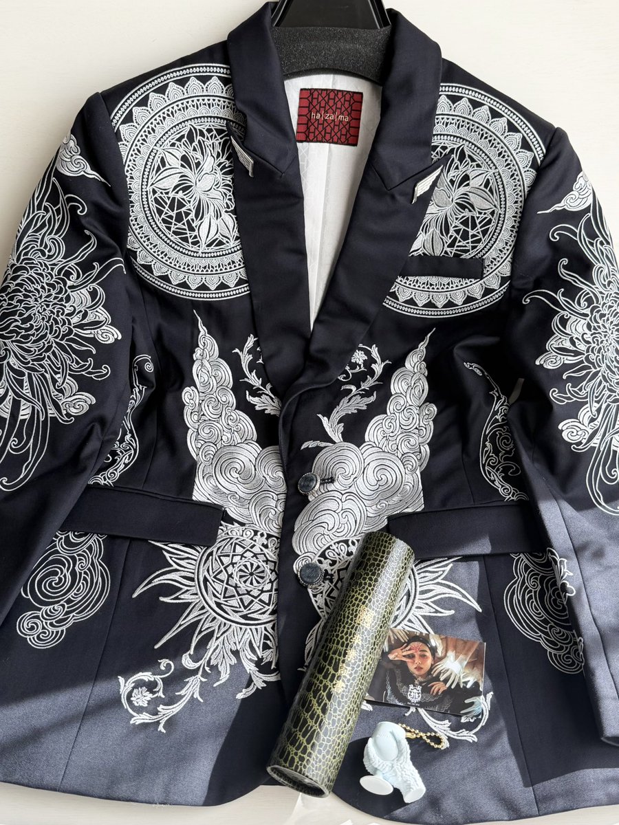 hazama タトゥー刺繍ジャケット　black×gold ようやっと支払いを終え、手元に届きましたha | za | maのタトゥー