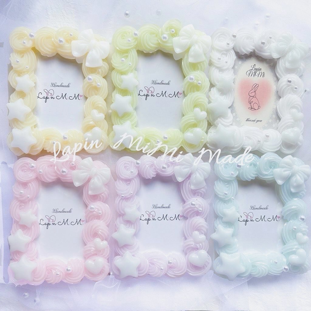 パステルシリーズがありがたいことに
お迎えが早かったのですが
受注製作可能なのでいつでも
ご連絡ください𓂃 𓈒𓏸໒꒱

サイズ違いのB7もA6もいけます♡
他のカラーもご相談受け付けてますよっ！

 #ハンドメイド  #ホイップデコ  #推し活  #レジン 
 #トレカケース  #チェキ