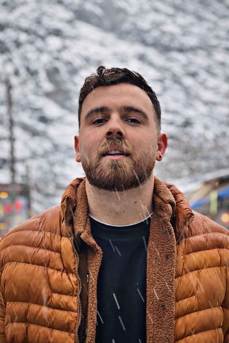 Первый участник протестов в Иране, приговоренный к смертной казни режимом.

26-летний Эрфан Солтани, арестованный во время протестов в Фардисе, Карадже, получил известие о том, что он приговорен к смертной казни.

Сегодня перед казнью, у семьи будет короткая возможность