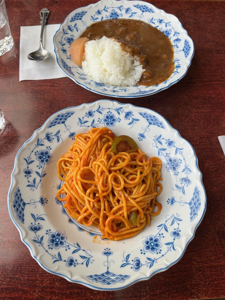 lc575able's tweet image. 懐かしい昭和風の喫茶店でランチを頂きました。鳥取市浜村エスマート隣の「ボン」です。

店内はおしゃれな感じで、ジャズが流れる落ち着いた雰囲気です。昔はよくこんな店に通っていました。

ナポリタン、カレーライス、厚焼き卵サンド、コーヒーを二人で注文。それぞれ　500円とリーズナブルです。