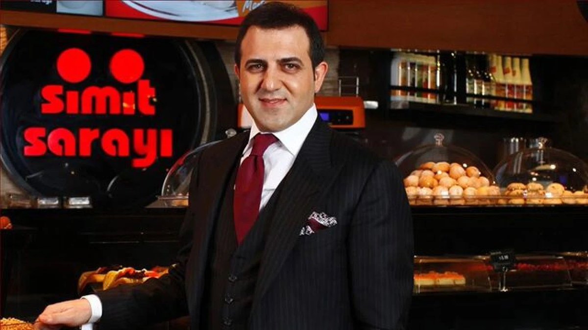 EltunHaber1's tweet image. Sizce, Abdullah Kavukçu İstanbul’a kaç futbolcu ile döner?