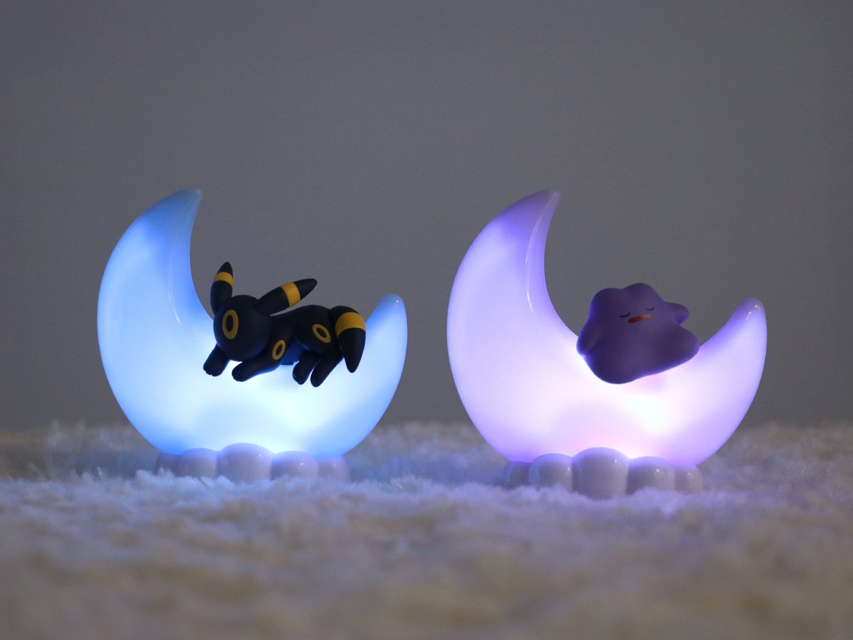 pokemon_pdc's tweet image. ◒ #ガシャポン 情報◒

#バンダイ さんから「おっきなお月さまライトマスコット」が今月登場.ᐟ
ピカチュウ・ピッピ・ブラッキー・メタモンの全4種類がラインナップ🌙
すやすや眠るポケモンたちと優しい光は、見ているだけで癒されるね～🌟

くわしくはこちら👇
gashapon.jp/products/detai…