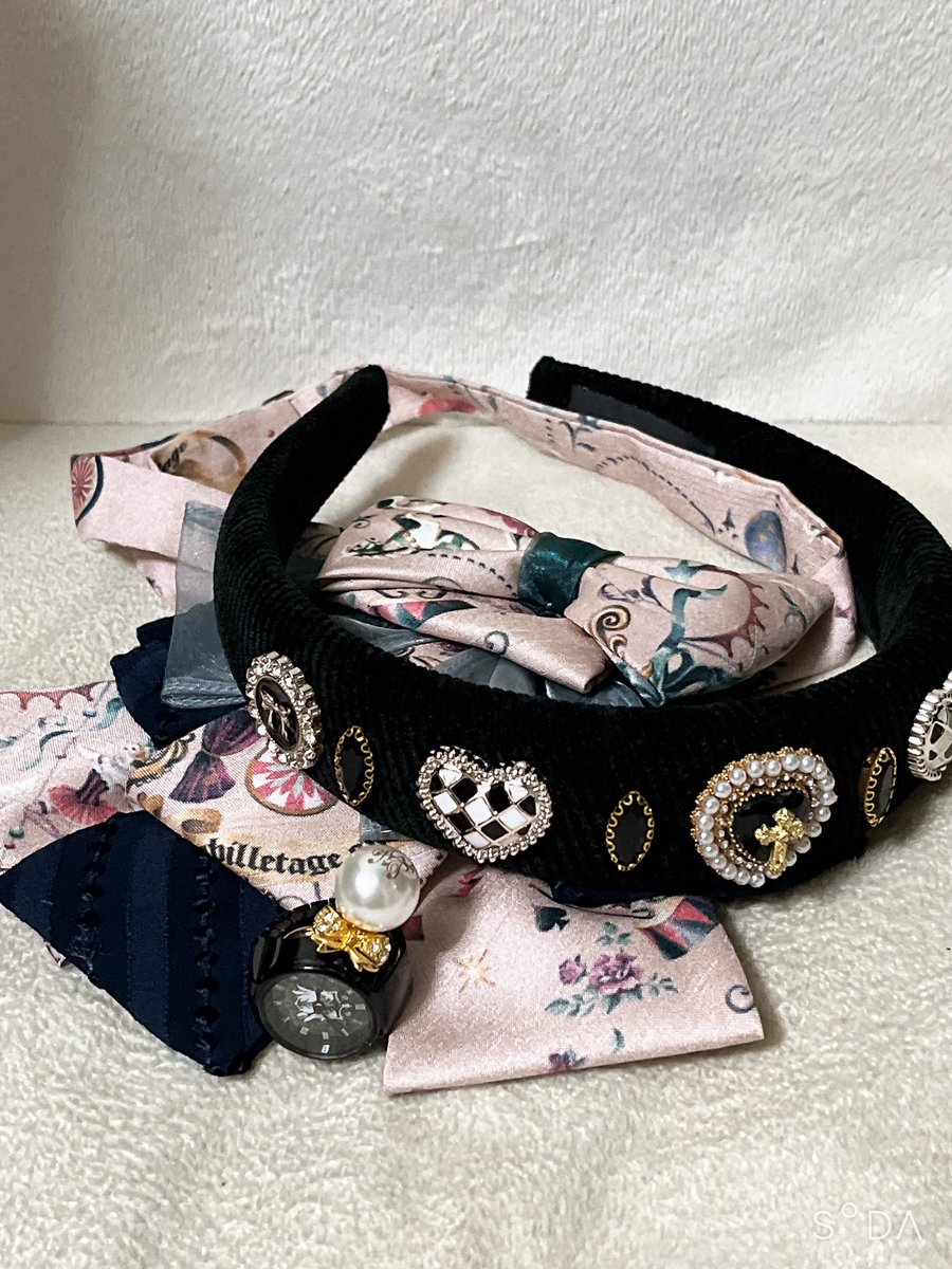 god_sleep_love's tweet image. 🎠abilletage CIRCUS🎩

skirt,cardigan… #abilletage
accessory… @nishiko0414  @_Identity_Night 

ベレー帽だとビル風で飛んでいってしまいそうだったのでビジューカチューシャに差し替えました