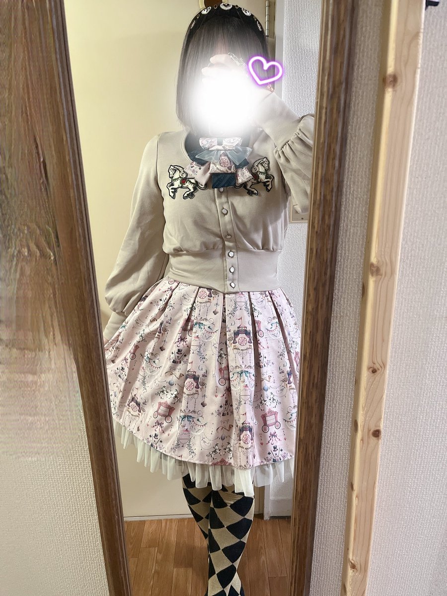 god_sleep_love's tweet image. 🎠abilletage CIRCUS🎩

skirt,cardigan… #abilletage
accessory… @nishiko0414  @_Identity_Night 

ベレー帽だとビル風で飛んでいってしまいそうだったのでビジューカチューシャに差し替えました