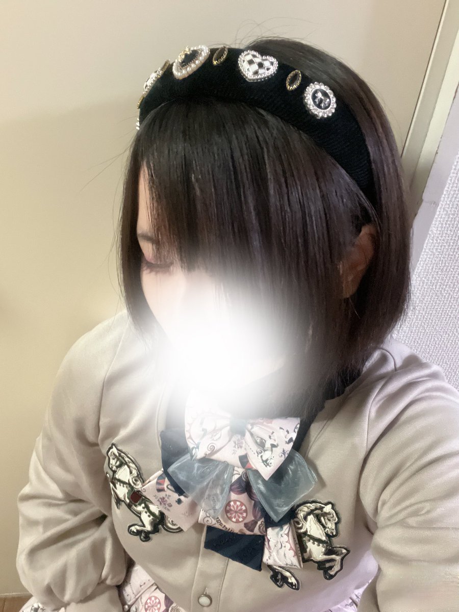 god_sleep_love's tweet image. 🎠abilletage CIRCUS🎩

skirt,cardigan… #abilletage
accessory… @nishiko0414  @_Identity_Night 

ベレー帽だとビル風で飛んでいってしまいそうだったのでビジューカチューシャに差し替えました