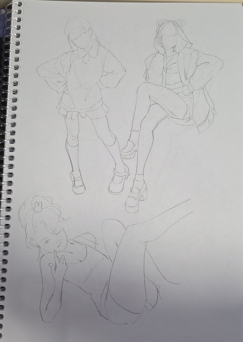 최근에 그림 안올린지 좀 됐는데 크로키랑 드로잉공부 + @ 하고 있어서 그만... . 