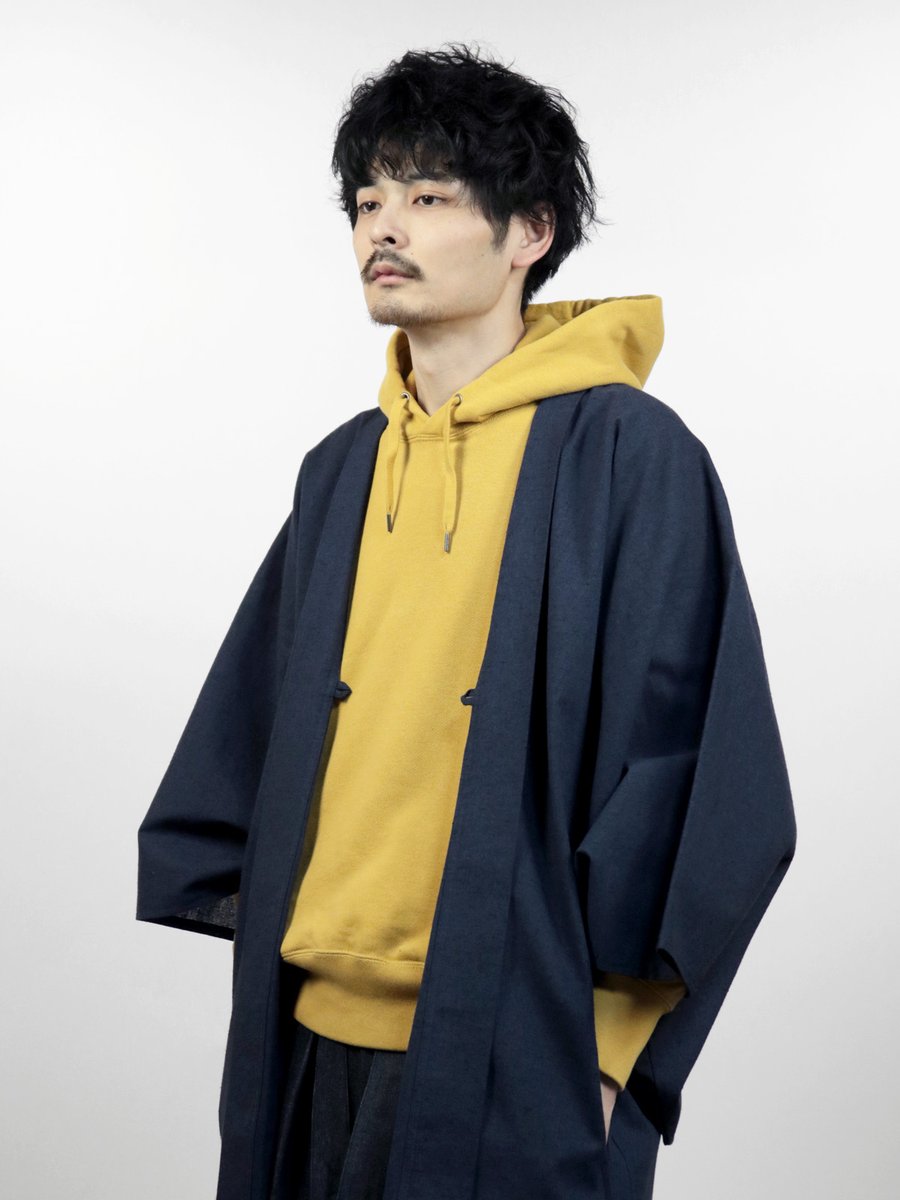 パーカーでよりカジュアルに和洋折衷。
自由なコーディネートで和服を楽しむ。
#チノばかま

HITOIKI
hitoiki-online.shop