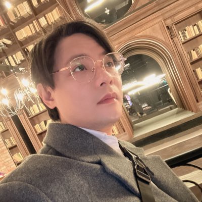 #NewProfilePic (新個人資料照片)