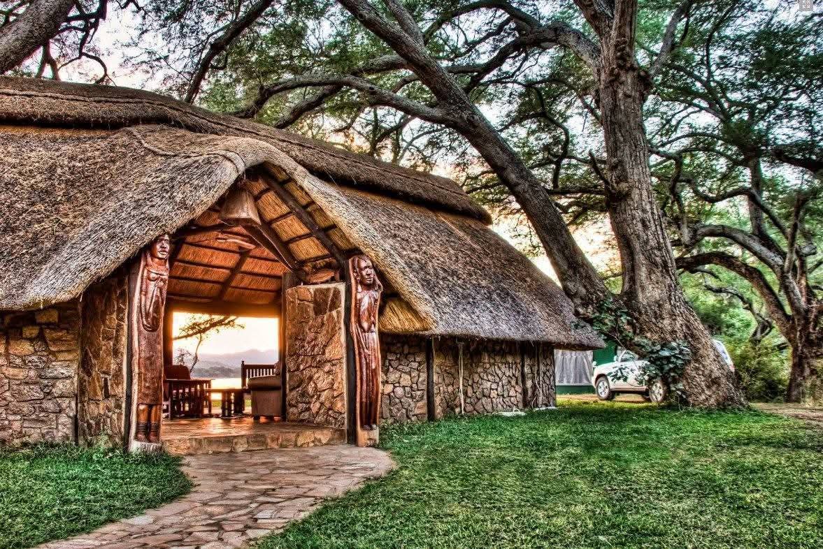 Patriot_S_A's tweet image. This Zimbabwean man named Terry William Kelly (73), who invested millions of US dollars into his lodge named Chewore Lodge, has lost the property after Zimbabwe’s Supreme Court cancelled a 25-year lease agreement. 

Chewore Lodge is a well-known safari destination with visitors…