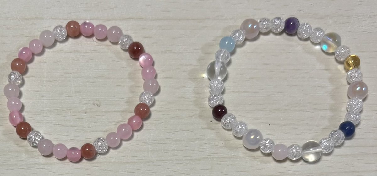 遅くなりましたが #SOUSAKU配信リレー ありがとうございましたm(*_ _)m

ブレスレットは修正を入れて出来上がりましたので画像上げさせてもらいますヽ(*'▽'*)ﾉ
額縁はただいま乾燥中のためもう少しお待ちください:( ; ´꒳` ;):

ブレスレットは後日イベントやBOOTHにて販売させていただきます。