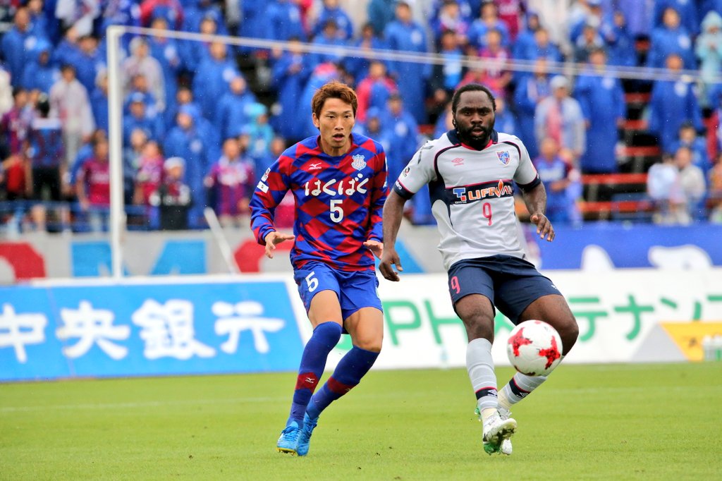 2016-2017年にヴァンフォーレ甲府に所属しJ1時代47試合に出場、通算