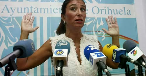 El Via Crucis judicial del PP acaba de empezar, pero no lo vas a oir en la noticias de la tele.
Condenada Mónica Lorente (PP), exalcaldesa de Orihuela y 3 exconcejales de este municipio en el #CasoBrugal, por irregularidades en los contratos de recogida de residuos y limpieza.