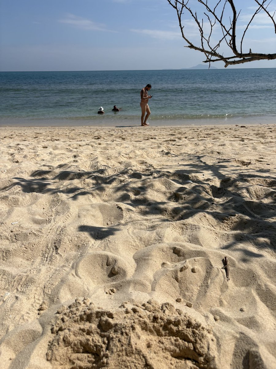 Chritopher tweet media