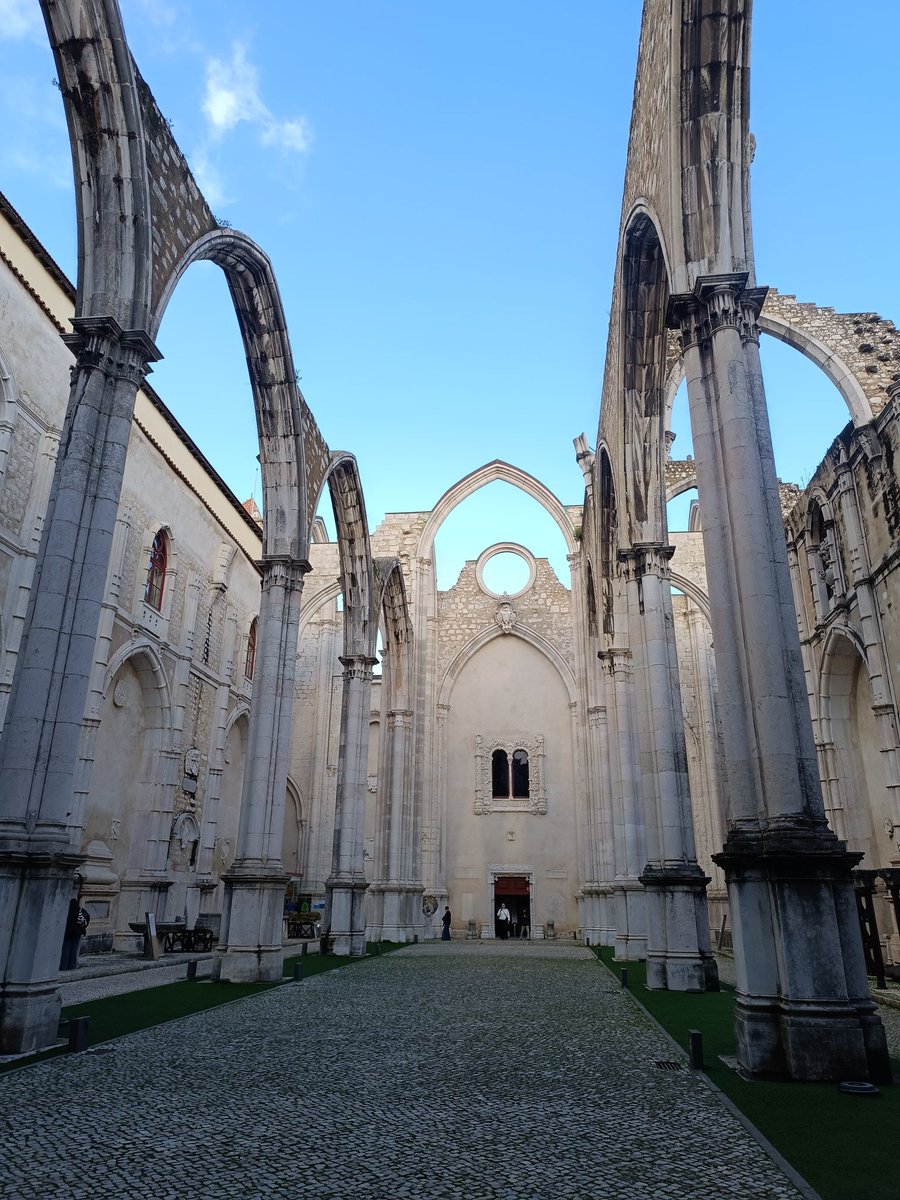 lorrhalore's tweet photo. The Convent of Our Lady of Mount Carmel, Lisbon is a former convent of the Carmelite Order of the Old Observance.
Founded in 1389 and completed by 1423
Destroyed by earthquake in 1755
Repairs and preservation carried out in the 19th-20th century. 

#lorrhalore #portugal https://t.co/S3ntG3mW6S