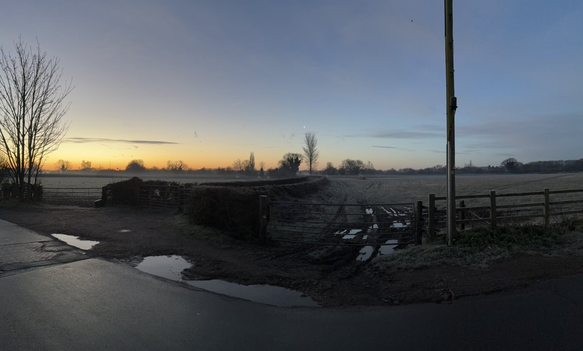 #Morning ☕️

Find the things in LIFE that bring that little warm feeling inside…‼️

What can you do today to create that opportunity for someone else…?

Have a good one 🤓😍🤪

🙌💜🧠
#coffee #exercise #teacher5aday