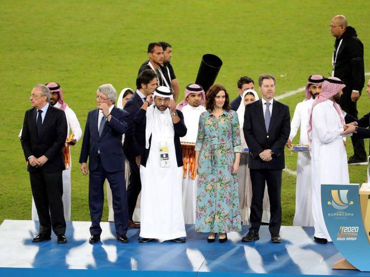 Aquí vemos a nuestra valiente Isabel Díaz Ayuso en una manifestación contra la dictadura saudí en protesta por las condiciones de las mujeres.