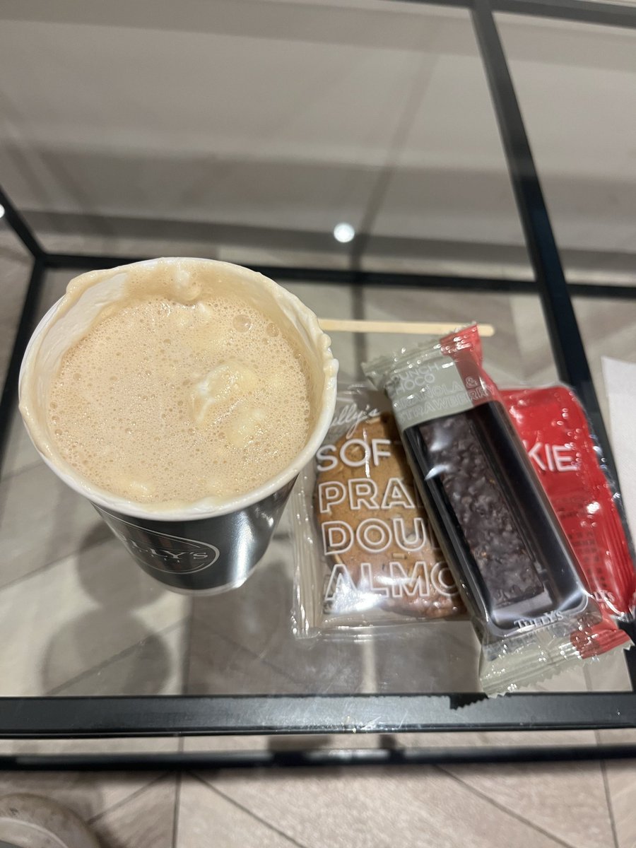 shun83115's tweet photo. タリーズコーヒー
なんかすごくぬるい https://t.co/rwEw62OLuE