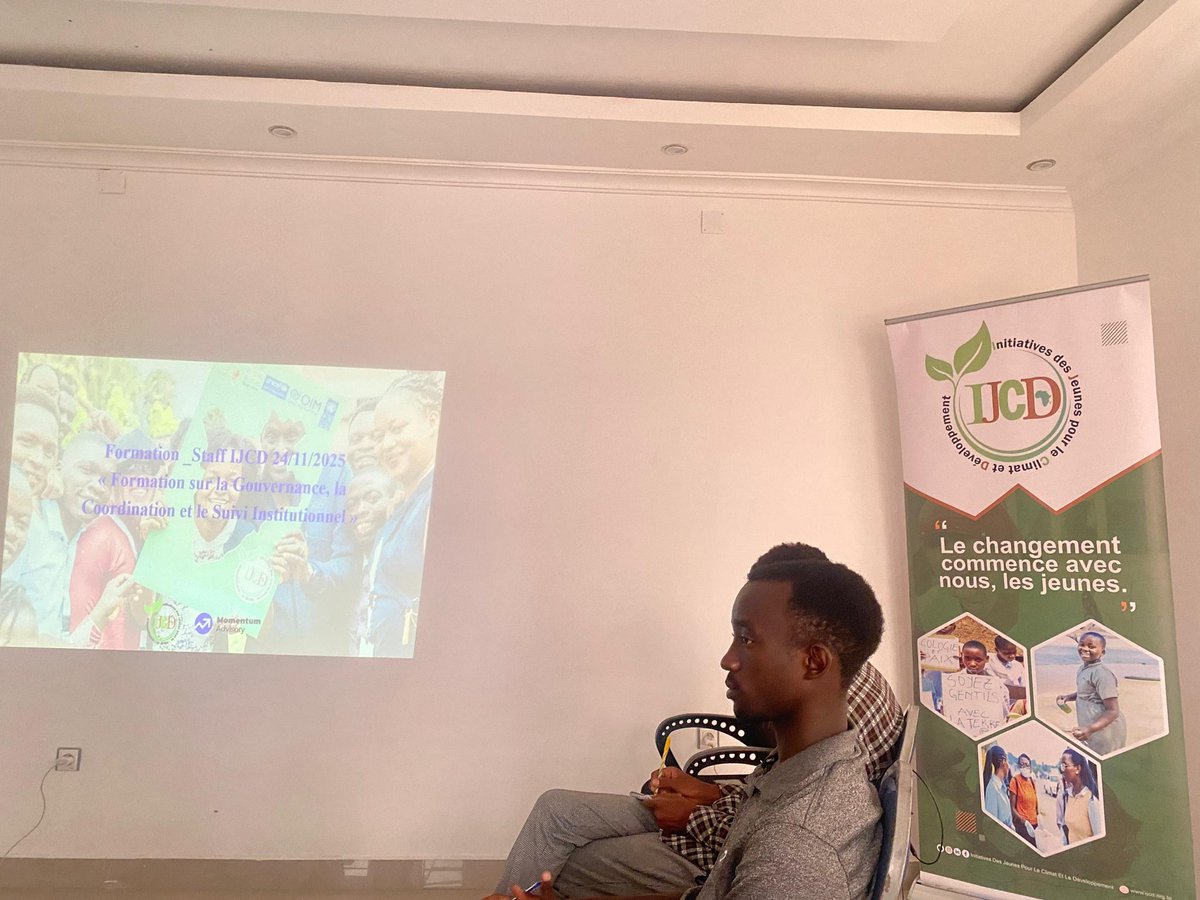 Renforcer notre équipe, pour renforcer notre impact !
Le staff s'est formé sur : La gouvernance , la coordination interne , et le suivi institutionnel.
Nous avons eu l’honneur d’être formés par <a href="/DarcyNiyonkuru/">Yvan Darcy</a> consultant en stratégie organisationnelle, management et efficacité