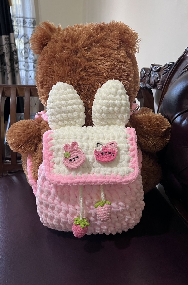 ur___enough's tweet image. ada ibuk ibuk pesen backpack imup buat cucunya waktu aku jualan hari minggu🤭 gemes banget sama hasilnyaaa💓