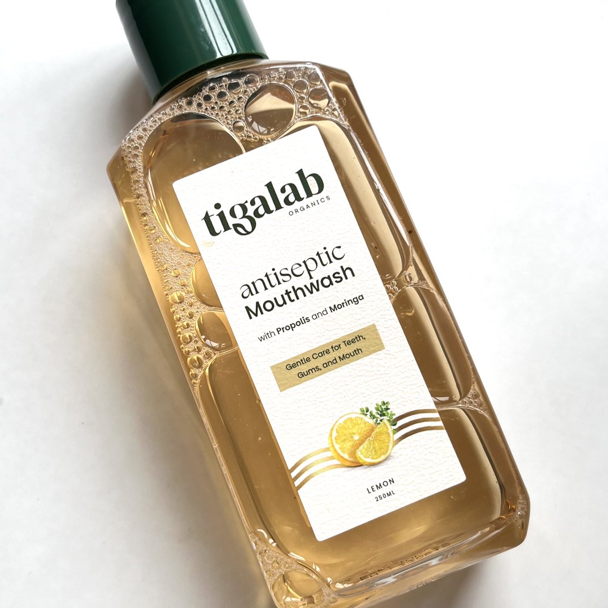 sekarrhmp's tweet image. finally found a mouthwash actually works all day long — tanpa rasa kebakar .. Tigalab Propolis Mouthwash gentle dan dentist approved 🤝🏻