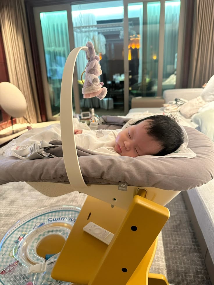 Macdemoiselle's tweet image. ㅤ
Sore-sore gini enaknya ngerujak jambu bangkok sambil nunggu bayik bangun bobooo &amp;lt;3
⠀