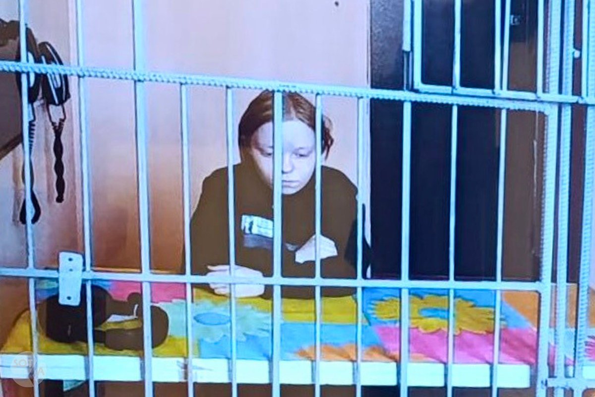 19-летней Алине Кюне оставили в силе приговор в 5,5 лет колонии по делу об участии в «террористическом движении Колумбайн». Об отмене наказания просила уполномоченная по правам человека Москалькова 

В июне 2025 года 18-летнюю Алину Кюне из Абакана приговорили к 5,5 годам лишения