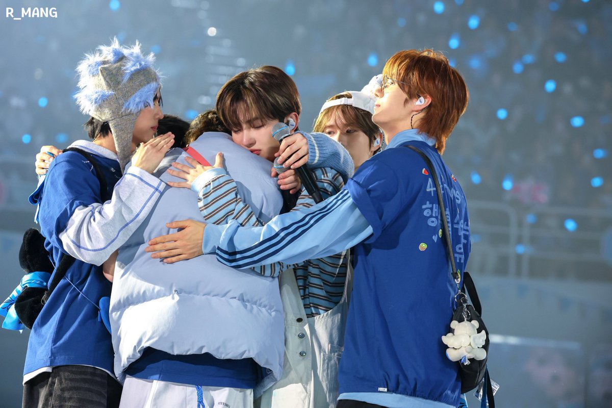 aevanli's tweet image. maaf karena udah senempel ini 😔🙏🏻