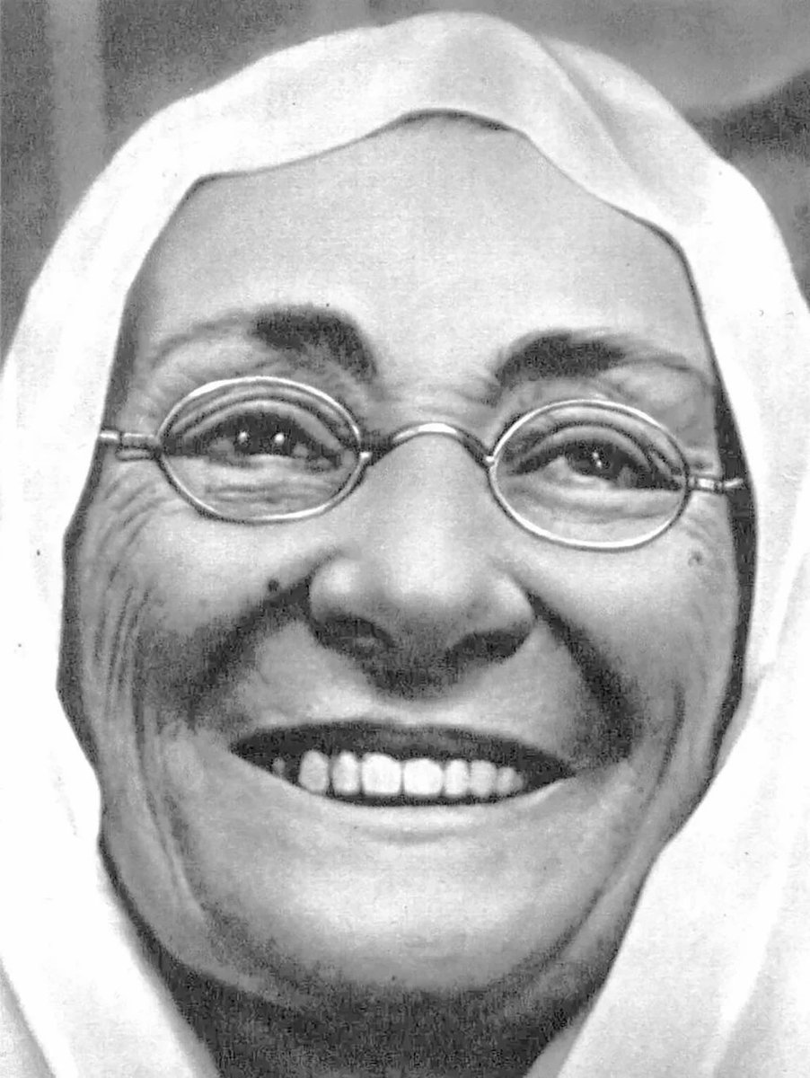 Cumhuriyetimizin kurucusu
Büyük Önderimiz Gazi Mustafa Kemal Atatürk'ün değerli annesi 
#ZübeydeHanım ı vefatının 103. yılında saygı, minnet ve rahmetle anıyorum.