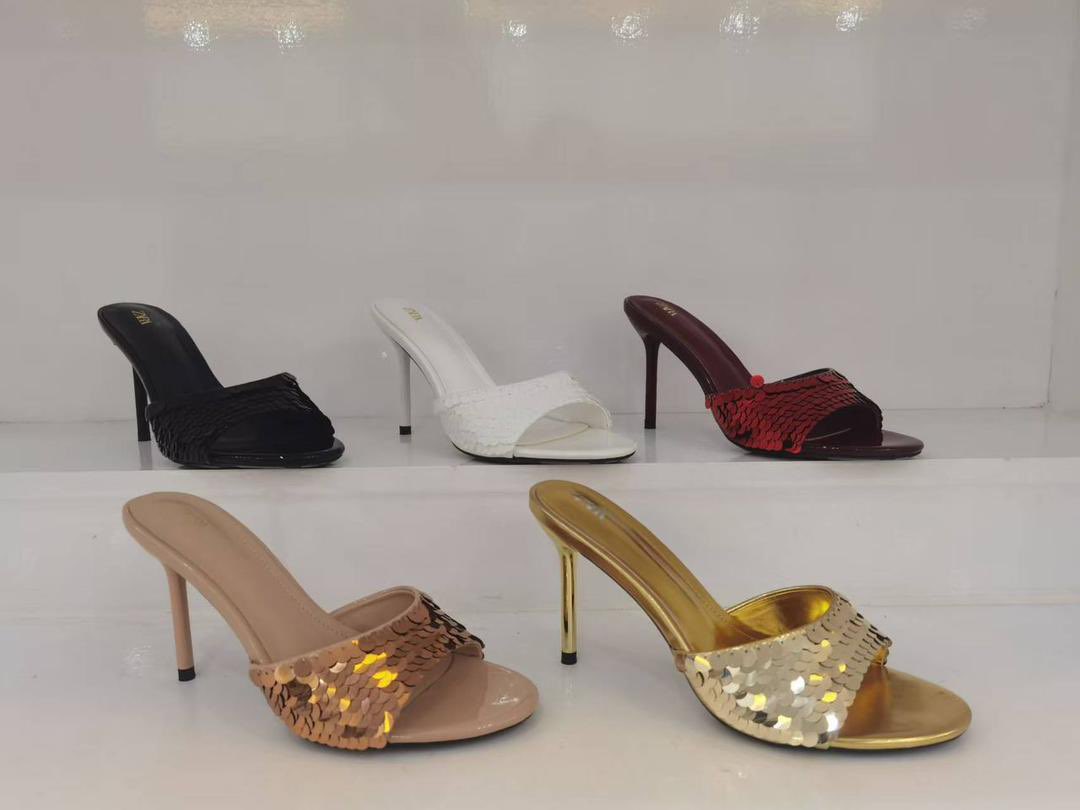 LayaliiStore's tweet photo. Hellooo💕💕
🏷️:13000 pour cette magnifique paire😍 https://t.co/4qPosq4bUV