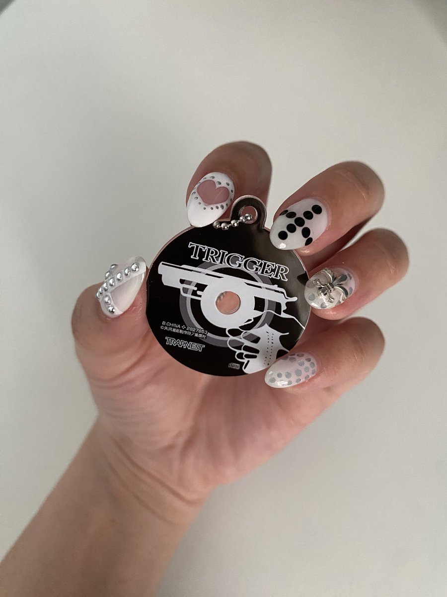 chulerbcat's tweet image. 🪷🖤、