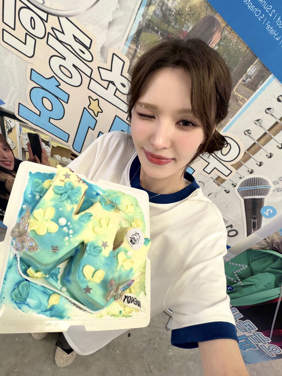 WENDY_offcl's tweet photo. [📸]
260110-11 Today is When:D
<W:EALIVE> IN MACAU

행복의 비결은 러비💙

#WENDY #웬디 
#WEALIVE
#WENDY_WORLDTOUR https://t.co/tDE51urPVe