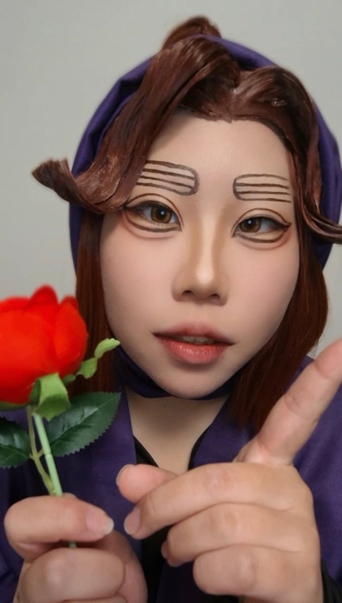 謎ポーズだけど初出し宅コスしてた🌹