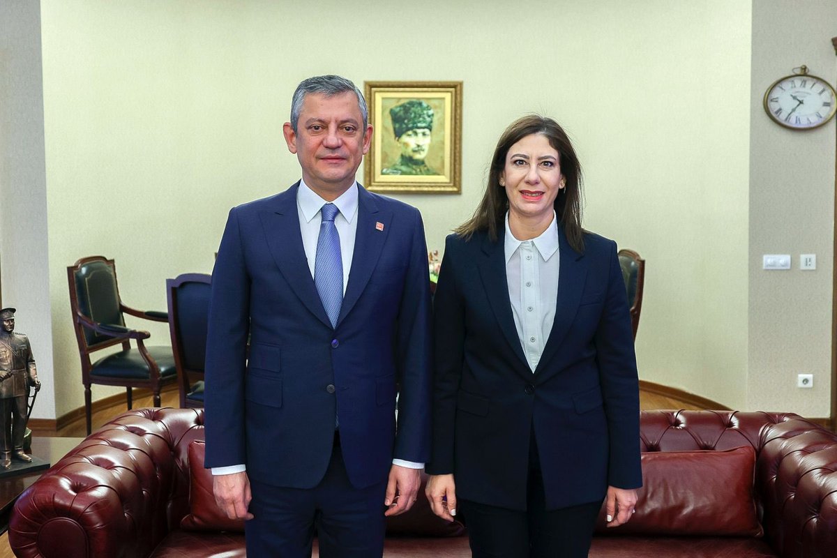 herkesicinCHP's tweet image. Genel Başkanımız Özgür Özel ile KKTC Cumhuriyetçi Türk Partisi Genel Başkanı Sıla Usar İncirli Genel Merkezimizde bir araya geldikten sonra ortak basın açıklaması düzenledi.