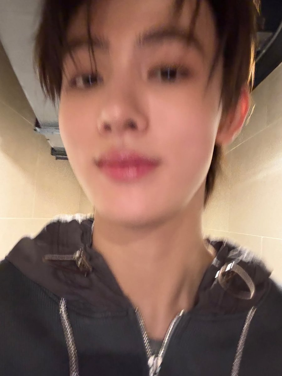 zhaoyufancokr's tweet image. [260114] Seonghyeon Instagram Update

golden disc 😬

#SEONGHYEON #성현