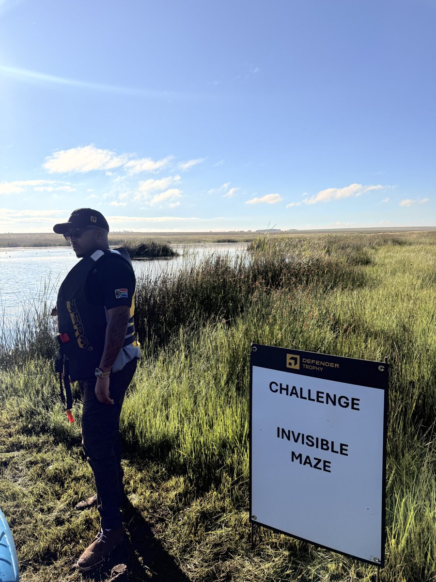 Gift_Makoti_'s tweet image. We’re doing cool #DefenderTrophy stuff in the wild this morning. 😀🤩