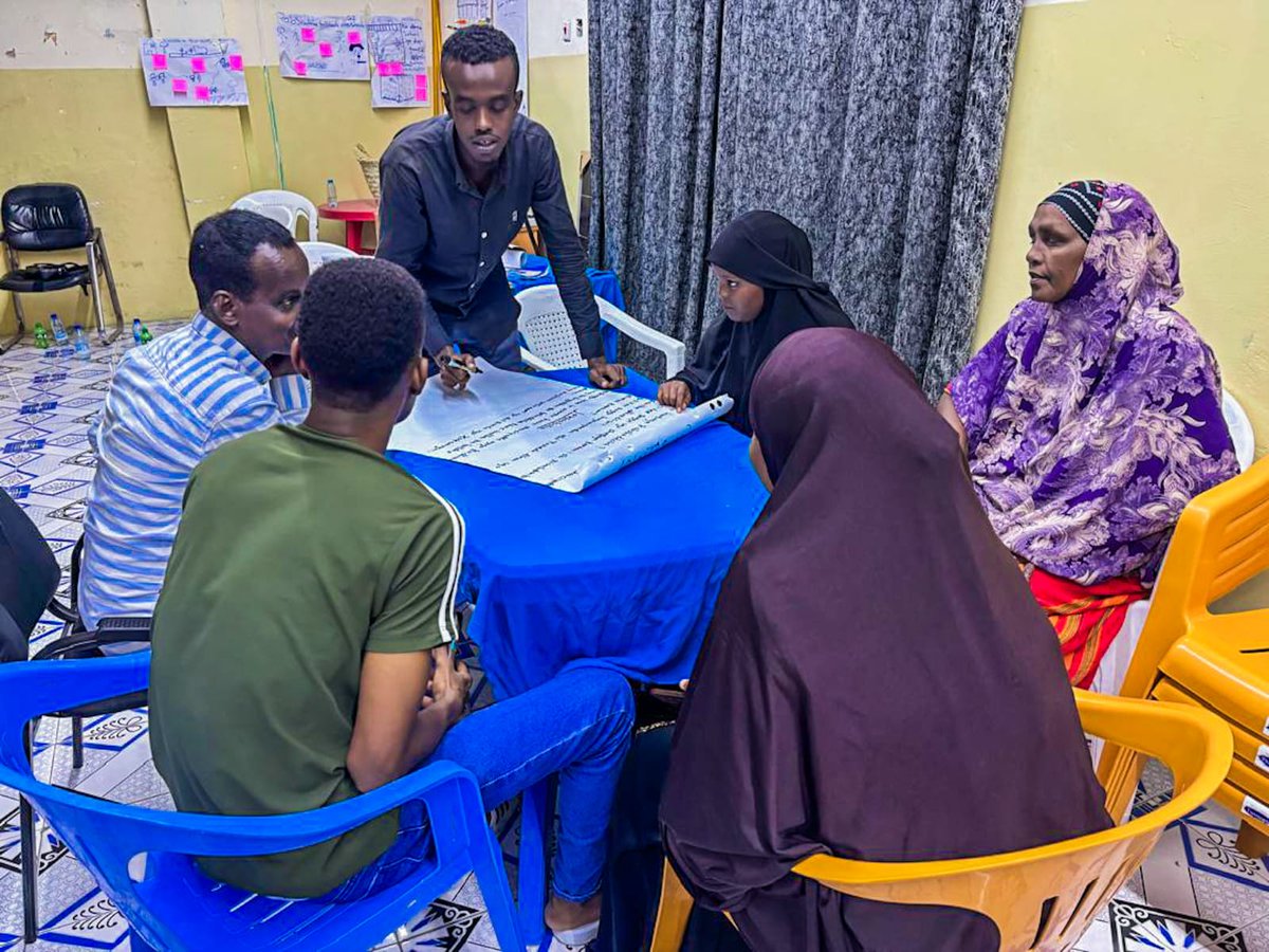 NoFYLSOM's tweet photo. We’re engaging communities through structured dialogues on GBV in Waaberi &amp; Wadajir districts.

In each district, 8 community dialogue leaders (CDLs) - service providers, parents, community leaders &amp; youth groups - are leading sessions to strengthen GBV prevention &amp; response. https://t.co/qFU0IFNcce