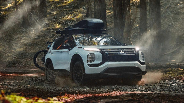 sachi1824's tweet photo. Mitsubishi Outlander Trail Edition
MSRP: $39,645 https://t.co/hSXDfYAQG7