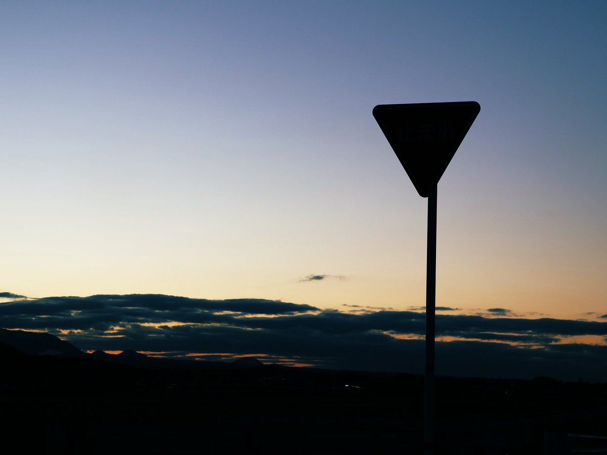 空と標識

今年の目標は、建物とかも撮影してみる📷