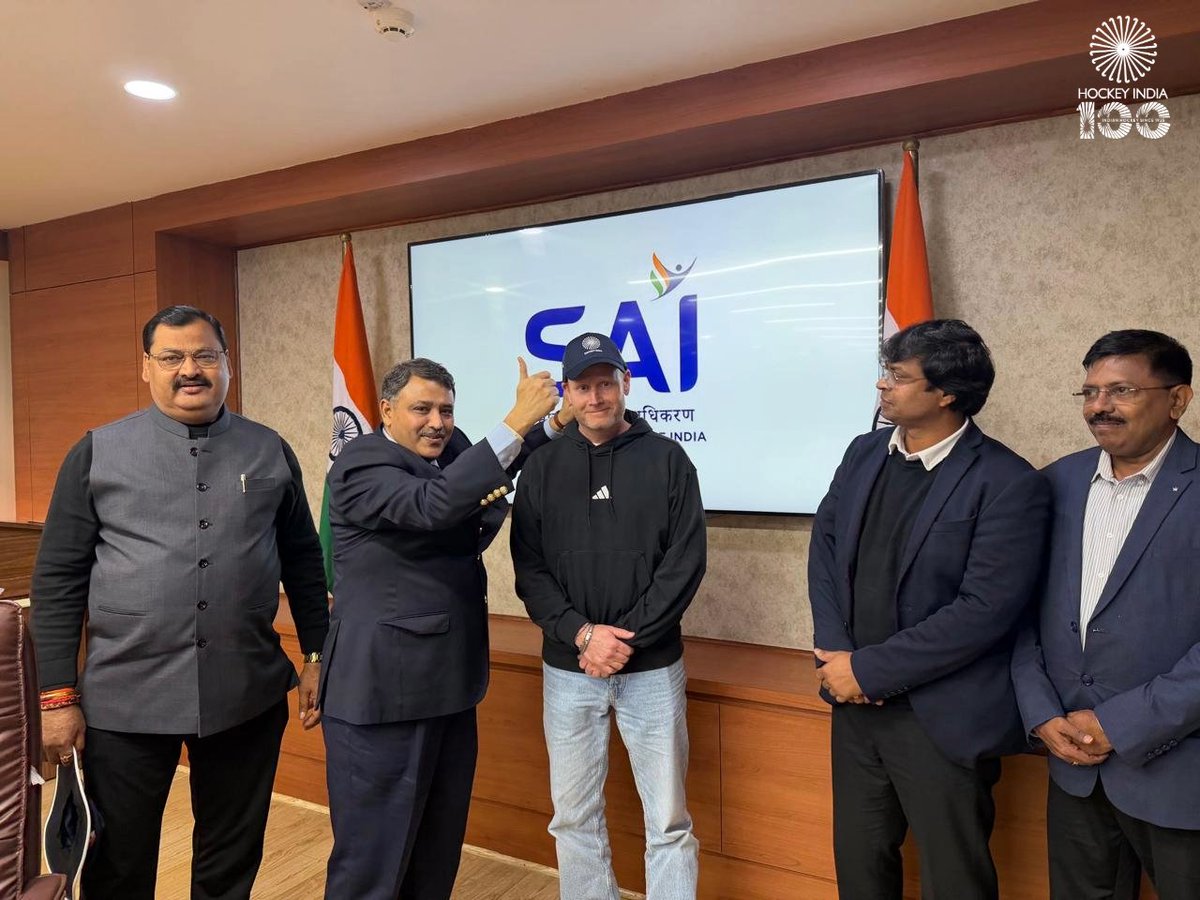 A proud moment as Mr. Sjoerd Marijne joins India as the Chief Coach of the Indian Women’s Hockey Team. He was warmly welcomed to India by Shri Hari Ranjan Rao, Secretary (Sports), Ministry of Youth Affairs &amp; Sports (MYAS), who also presented him with a cap. The occasion was