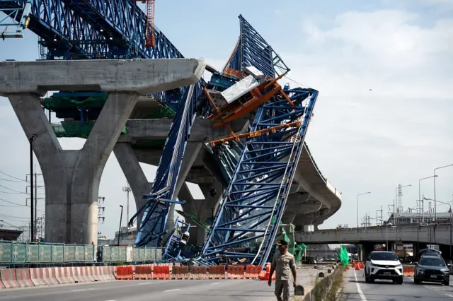 ถ้าเลือกตั้งรอบนี้ยังเปลี่ยนประเทศไม่ได้
ก็อยู่กันแบบสุ่มตายต่อไปกันนะคะทุกคน...

 #เครนถล่ม #ตึกสตงถล่ม #สะพานพระราม2 #โคราช #อิตาเลียนไทย