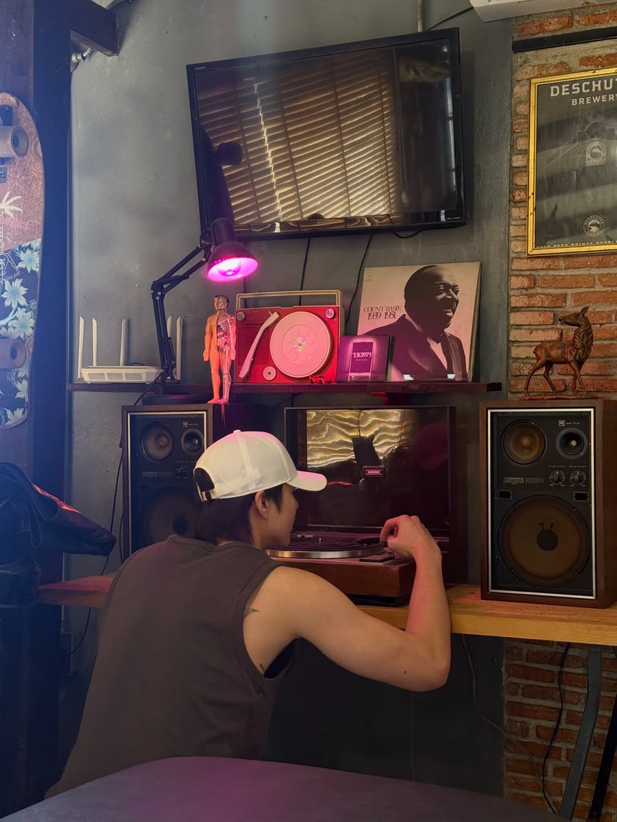 Pepperzck's tweet image. เพราะเคยบอกเธอว่าฉันนั้นจะไม่เป็นไร ก็ได้โปรดเอาความเจ็บปวดทั้งหมดมาลงที่ฉัน •́‿•̀  

#Meennicha8