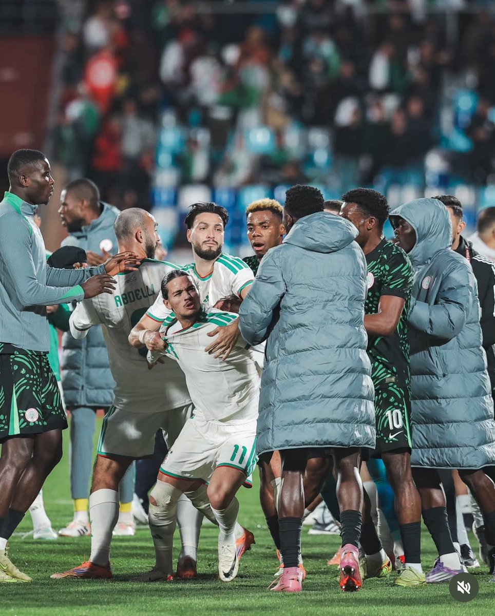 « ARABE DE MERDE » voici les propos qui ont été tenu contre Anis Hadj Moussa à la fin du match Algérie - Nigeria….. 

Personne va rien dire la ???