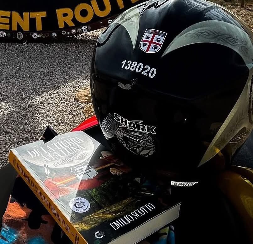ScottSquirell's tweet image. -EFEMÉRIDES-

Hoy se cumplen 40 años de la muerte de Thierry Sabine. El Padre del DaKar

Un año antes Emilio Scotto iniciaba, desde Buenos Aires, el que sería el viaje mas extenso hecho con una moto en la Historia de la Humanidad.
#138020
#blackprincess