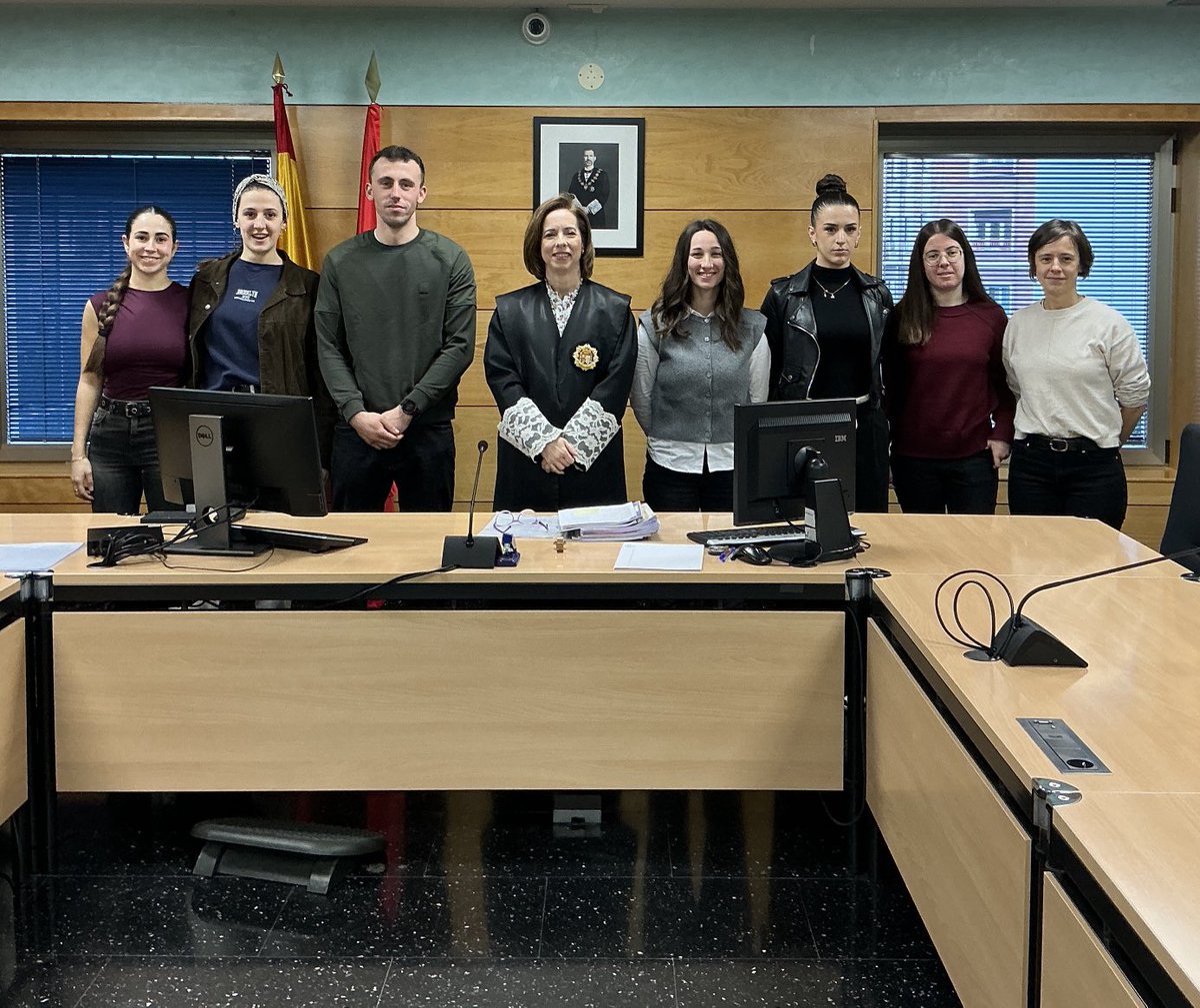 tsjn's tweet photo. ⚖️ Alumnos de 2º del Grado Superior de Administración y Finanzas del CIP Elizondo han asistido hoy a juicios laborales en el Palacio de Justicia de #Pamplona https://t.co/FQ3jcnxnk2