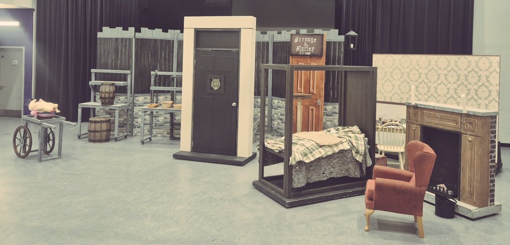 SetForTheShow tweet media