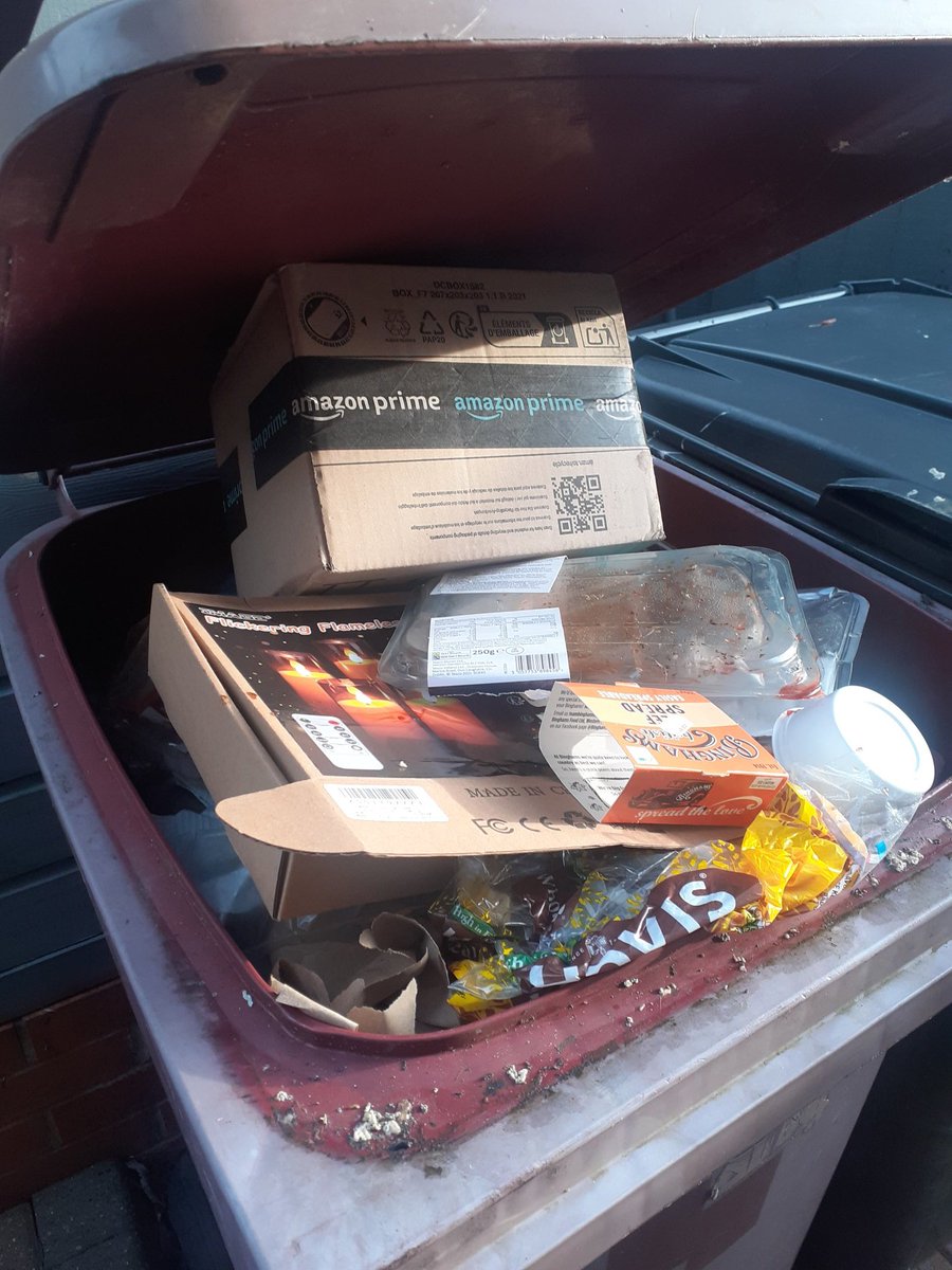 Craigfox27Fox's tweet image. @AmazonHelp @AmazonUK strike again!!! does it look like a safe place ffs!!!!! and dont waste ure breath trying to push me to dms you don't care  im posting this again for awareness of your incompetency again