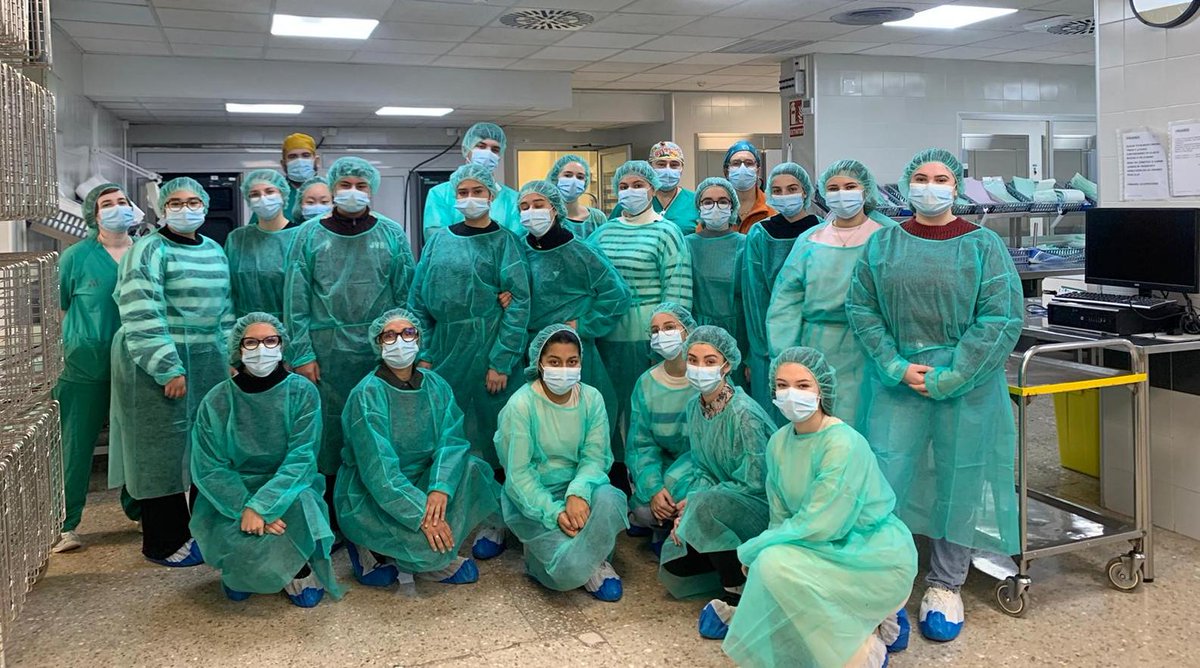 🫧🏥Visita del Instituto de secundaria de Sangonera la Verde a nuestra Central de Esterilización. 

El H. Arrixaca colabora en la formación de los futuros TCAES en el reprocesado de materiales sanitarios👩🏽‍🏫.
 <a href="/Educarm/">Educarm</a> <a href="/SabucoTebar/">Emiliana</a>