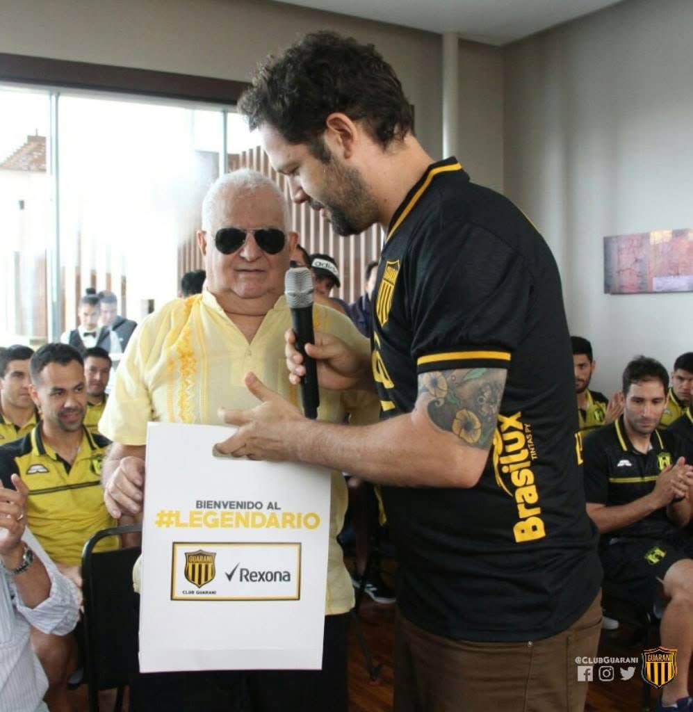 QEPD exponente y embajador de la música nacional, Don Quemil Yambay 💛🖤🇵🇾