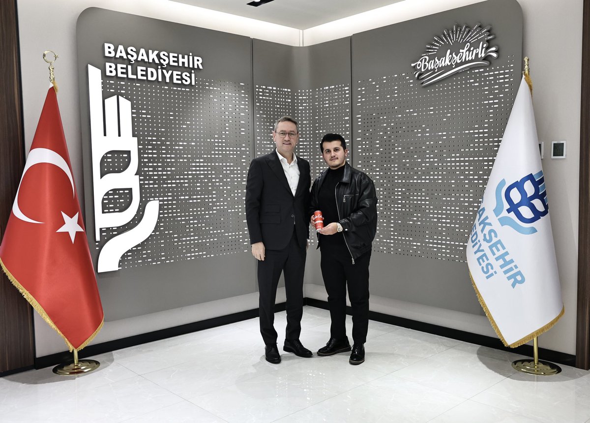 Başakşehir Belediye Başkanımız Sayın Yasin Kartoğlu’na Mako Cola’larımızı Takdim Ettik. Kendileri İle Verimli Bir Toplantı Gerçekleştirdik.Bizleri En Güzel Şekilde Ağırladıkları İçin Teşekkür Ederiz. 

Bizim Colamız,Bizim Tadımız

<a href="/yasinkartoglu/">Yasin Kartoğlu</a> <a href="/makocolaicecek/">makocolaicecek</a> <a href="/BasaksehirBld/">BaşakşehirBelediyesi</a>