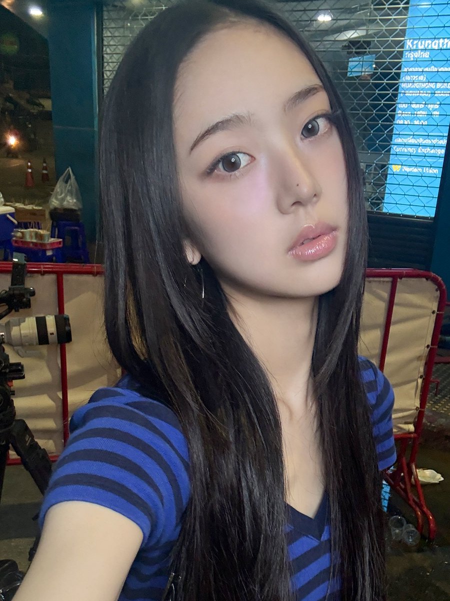 KiiiKiii_talk's tweet image. 태국 밤 산책🖤

#KiiiKiii #키키 #LEESOL #이솔